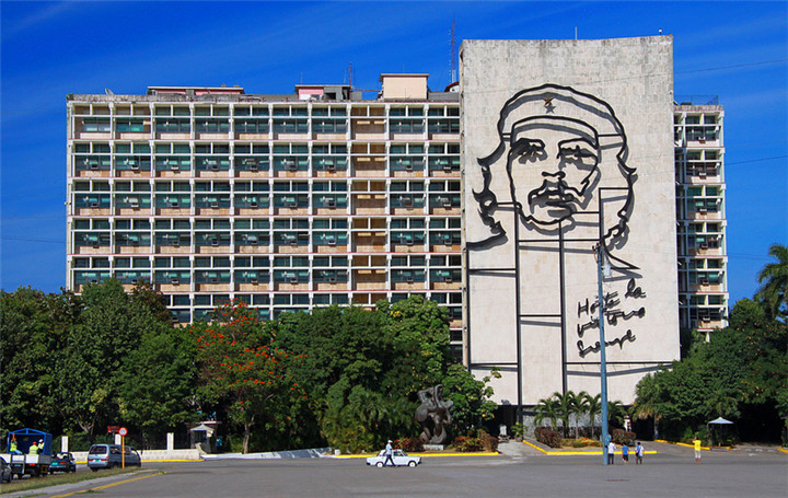 Havana_PlazadelaRevolucionCheGuevara_GuillaumeBavier_CC-BY