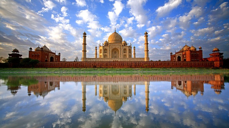 BTtaj-mahal-143758-750x421