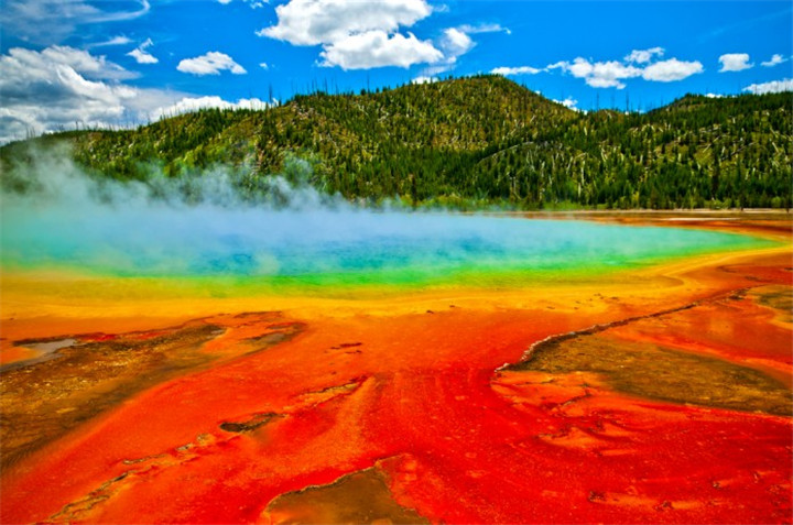 Yellowstone-National-Park-1-696x462