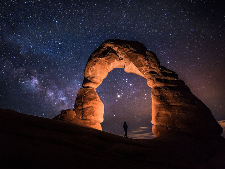 Arches-National-Park-At-Night