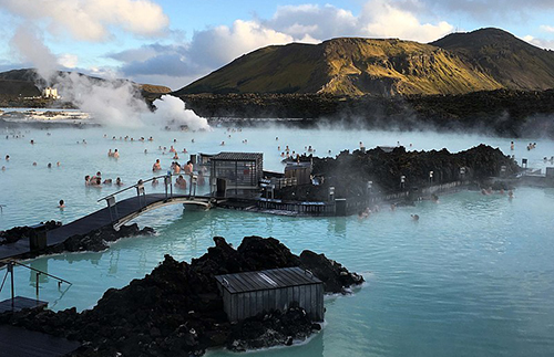 800px-Blue_Lagoon,_Iceland_(22360145156)