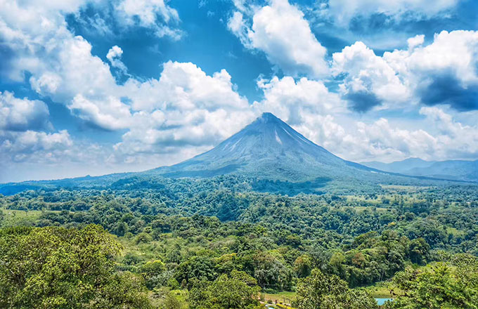 阿雷纳尔火山