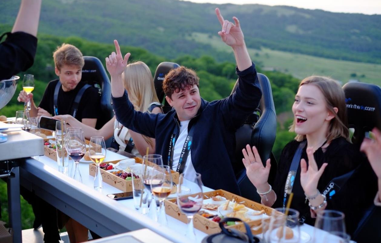 dinner in the sky dinner in the sky