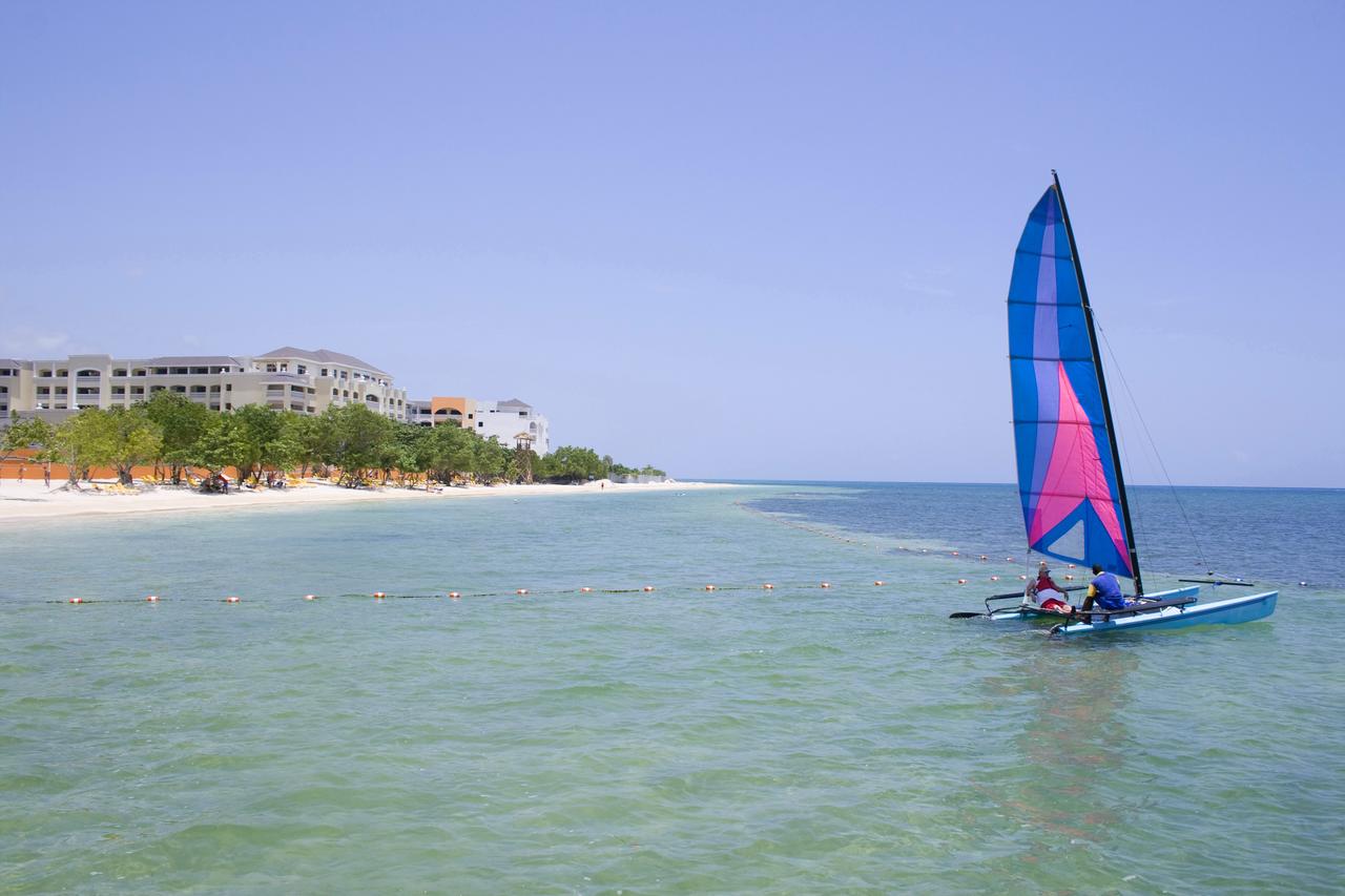 iberostar-rose-hall-beach2