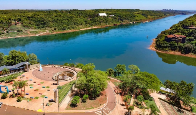 三国界碑 三国界碑