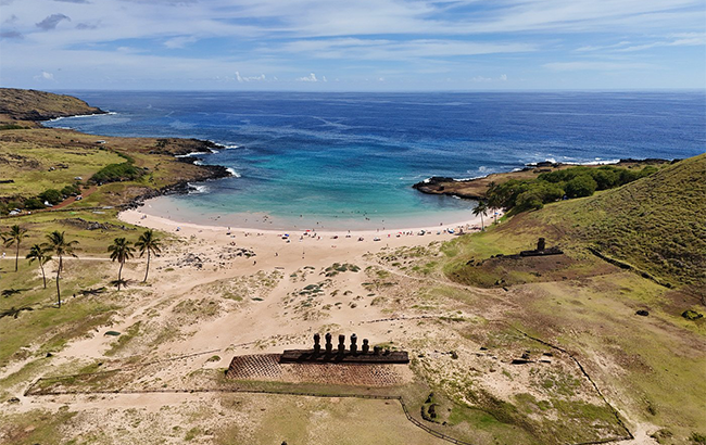 anakena-beach anakena-beach