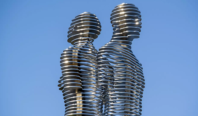 monument-ali-and-nino-gnta