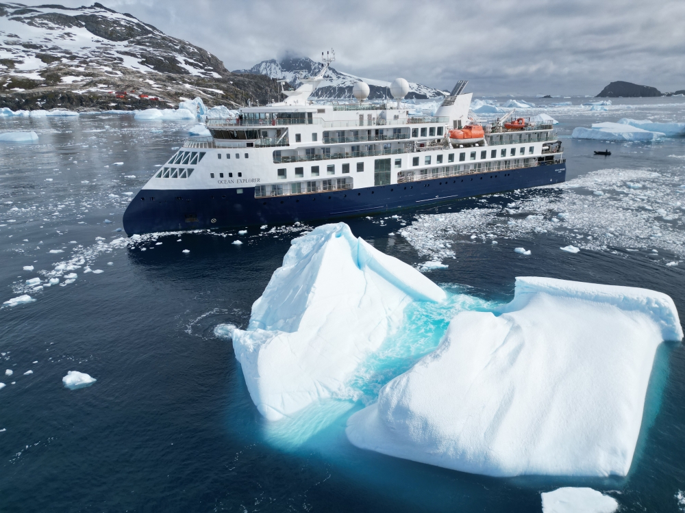 Quark Expeditions, Exterior, Ocean Explorer, SunStone_副本